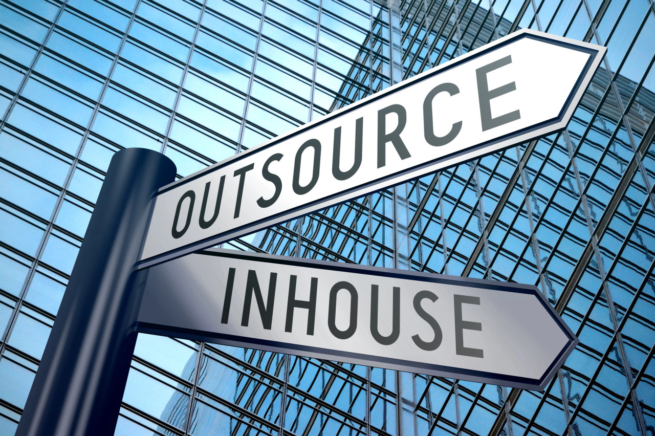 Should SMBs Outsource IT Support or Build It In-House? A Clear Decision Guide